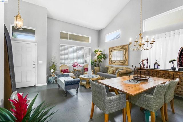 25085 Silverthorne Pl., Hayward, CA 94544