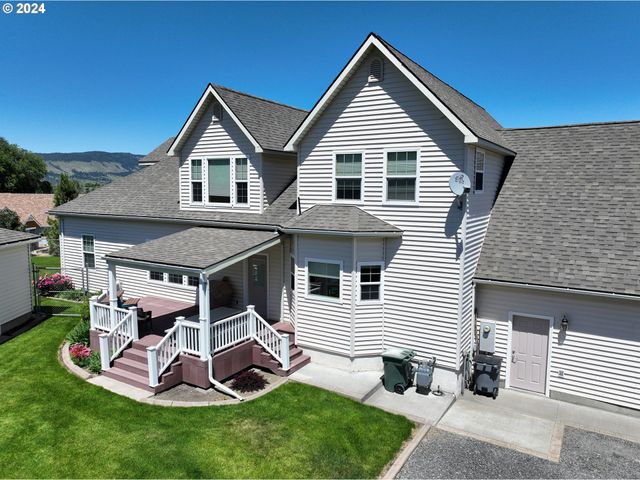 318 S 20TH St, La Grande, OR 97850