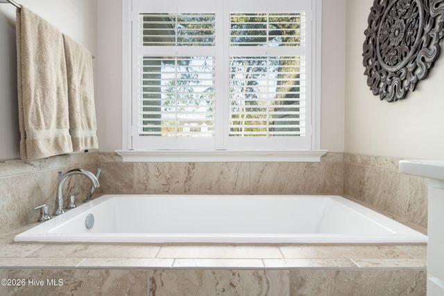 1806 Glen Eagles Lane, Wilmington, NC 28405