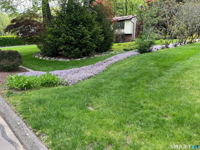 123 Evelyn Drive, Naugatuck, CT 06770