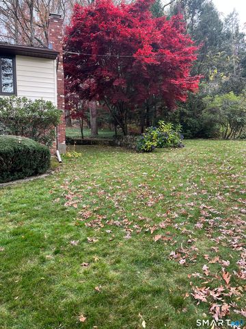 123 Evelyn Drive, Naugatuck, CT 06770