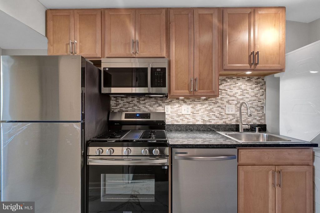 88 Q ST SW #2, Washington, DC 20024