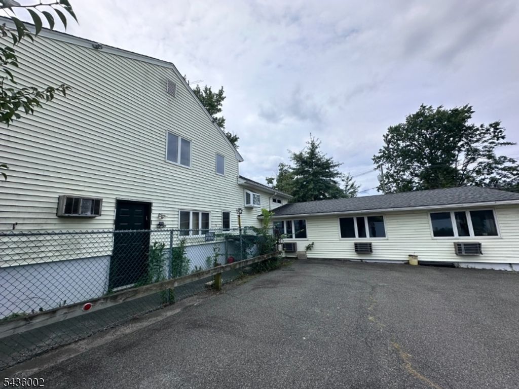 6 Grand St, Clark Twp., NJ 07066 — photo 4