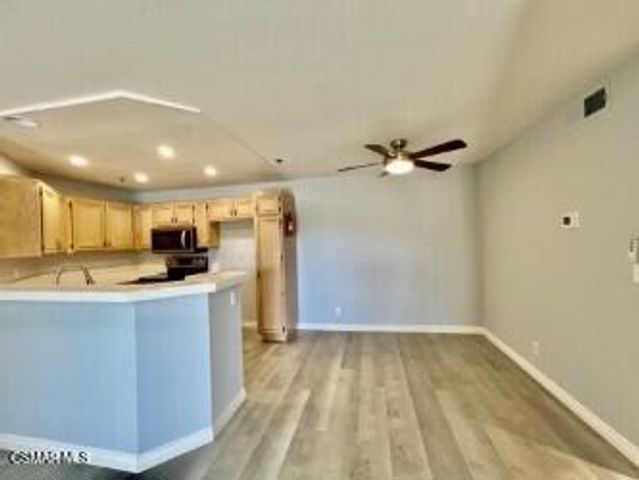 5744 Oak Bend Lane Lane 208, Oak Park, CA 91377