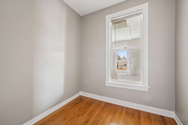 2124 W 24TH Street, Chicago, IL 60608