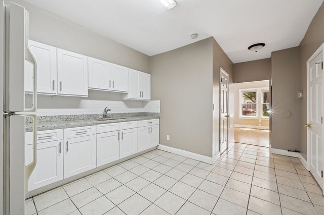 2124 W 24TH Street, Chicago, IL 60608