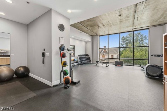 1 Carriage City Plz 807, Rahway City, NJ 07065