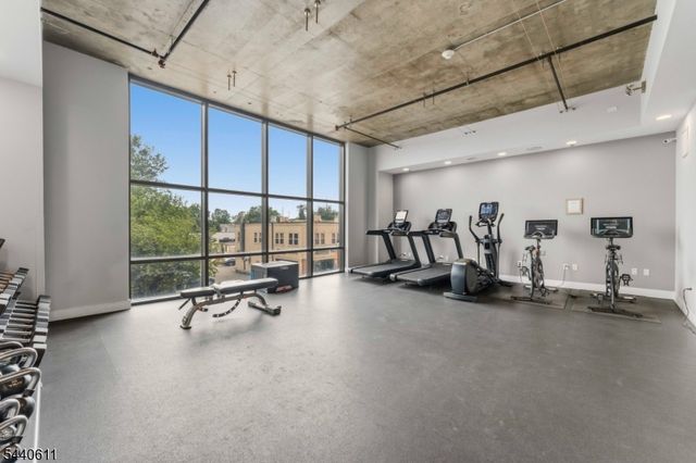1 Carriage City Plz 807, Rahway City, NJ 07065