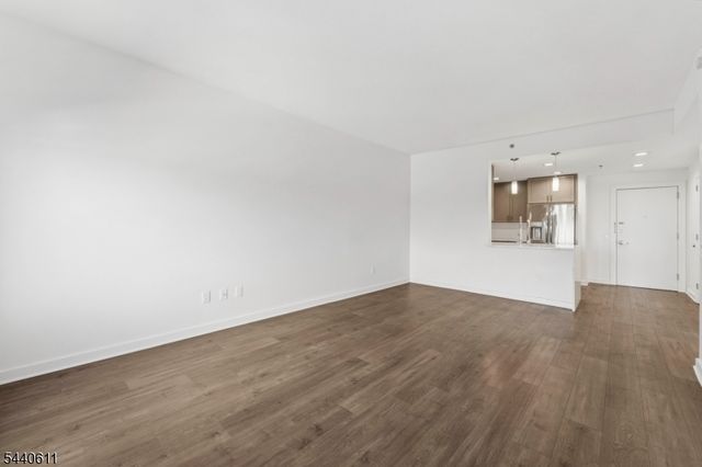 1 Carriage City Plz 807, Rahway City, NJ 07065