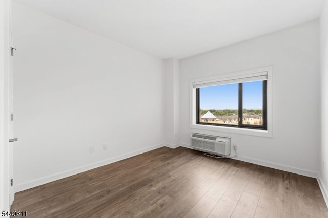 1 Carriage City Plz 807, Rahway City, NJ 07065