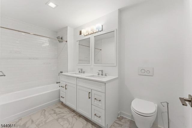 1 Carriage City Plz 807, Rahway City, NJ 07065