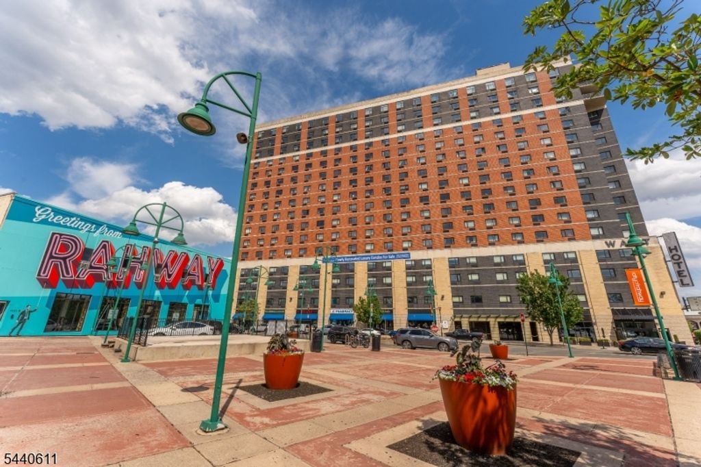 1 Carriage City Plz 807, Rahway City, NJ 07065