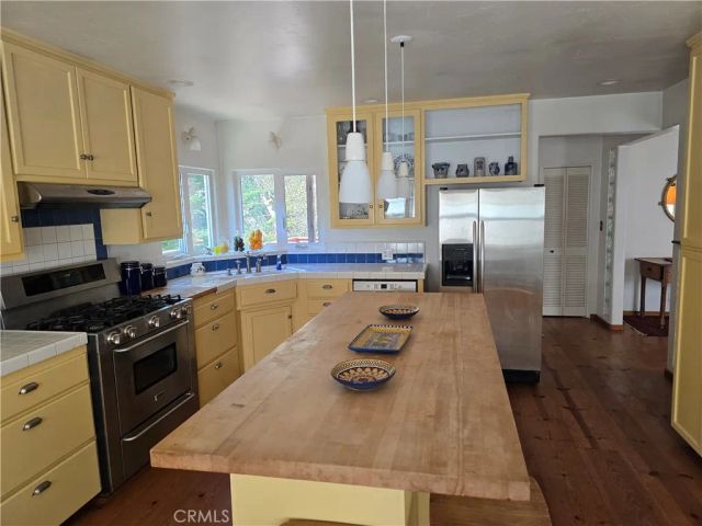 2300 Pineridge Drive, Cambria, CA 93428