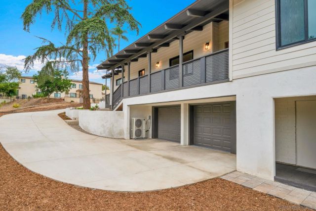 4360 Helix Canyon Dr, La Mesa, CA 91941