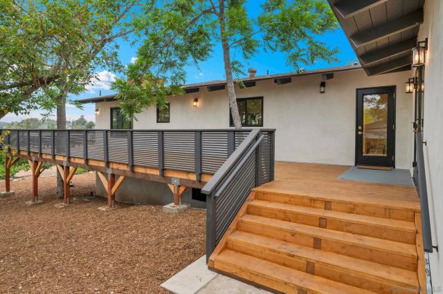 4360 Helix Canyon Dr, La Mesa, CA 91941
