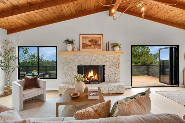 4360 Helix Canyon Dr, La Mesa, CA 91941