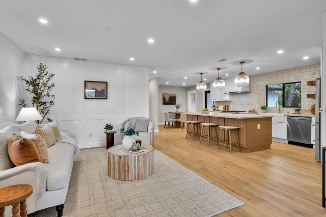 4360 Helix Canyon Dr, La Mesa, CA 91941