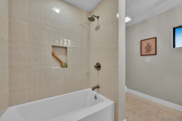 4360 Helix Canyon Dr, La Mesa, CA 91941