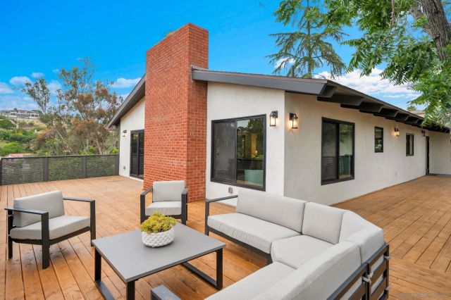 4360 Helix Canyon Dr, La Mesa, CA 91941