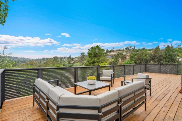4360 Helix Canyon Dr, La Mesa, CA 91941