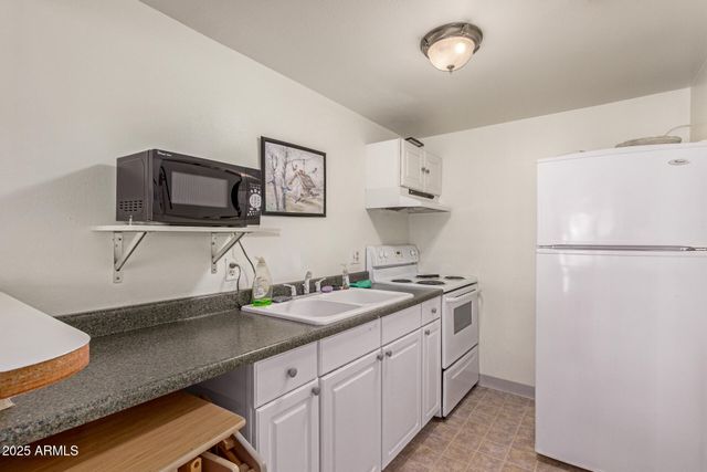 1320 E BETHANY HOME Road 54, Phoenix, AZ 85014