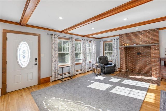82 Chase Road, South Hampton, NH 03827