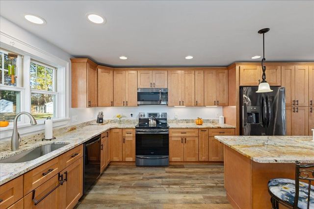 82 Chase Road, South Hampton, NH 03827