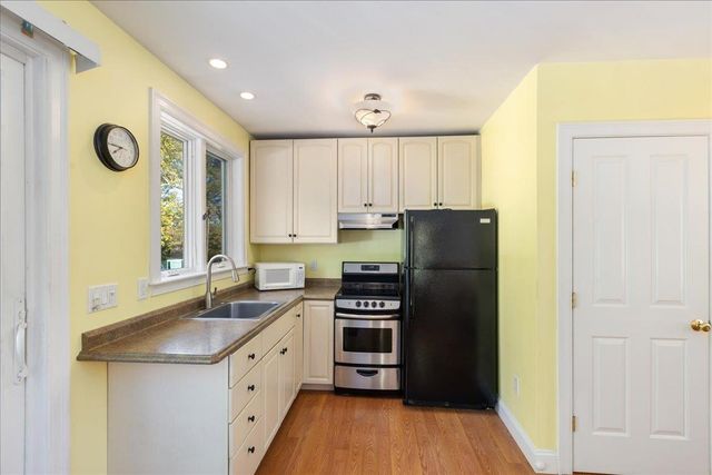 82 Chase Road, South Hampton, NH 03827