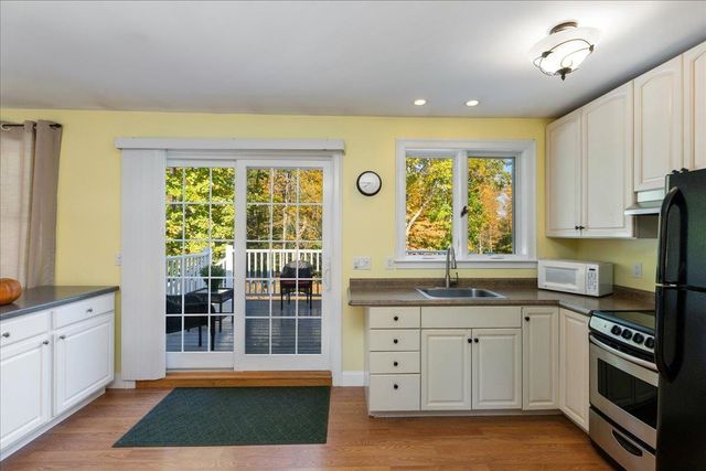 82 Chase Road, South Hampton, NH 03827