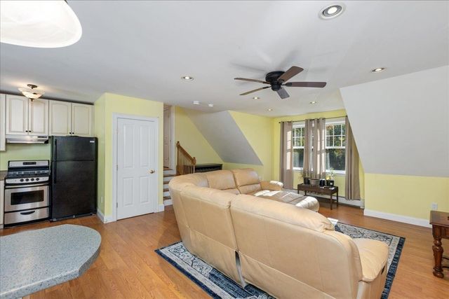 82 Chase Road, South Hampton, NH 03827