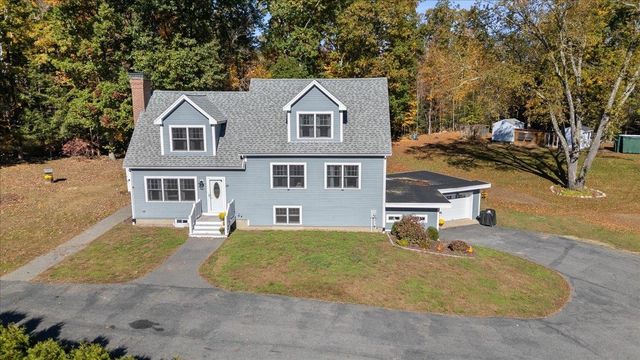 82 Chase Road, South Hampton, NH 03827