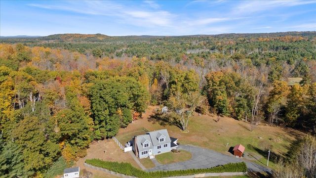 82 Chase Road, South Hampton, NH 03827