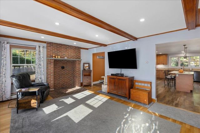 82 Chase Road, South Hampton, NH 03827