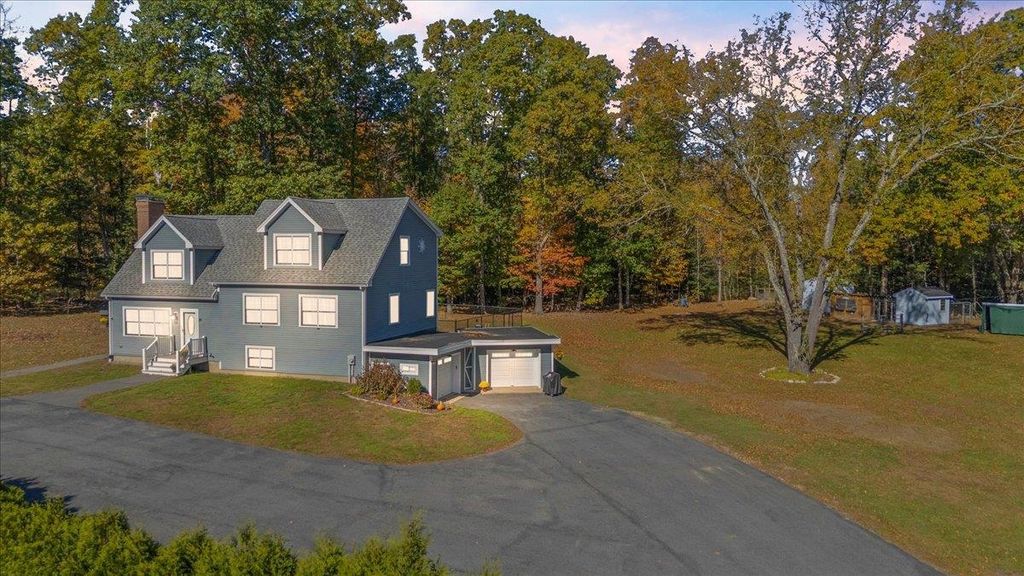 82 Chase Road, South Hampton, NH 03827