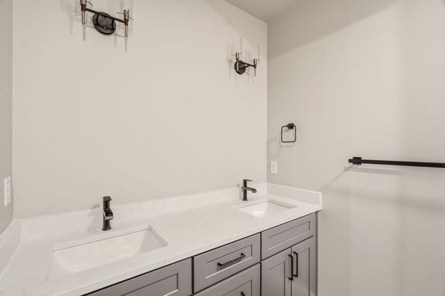 238 N Legacy Ridge Dr, Liberty Lake, WA 99019