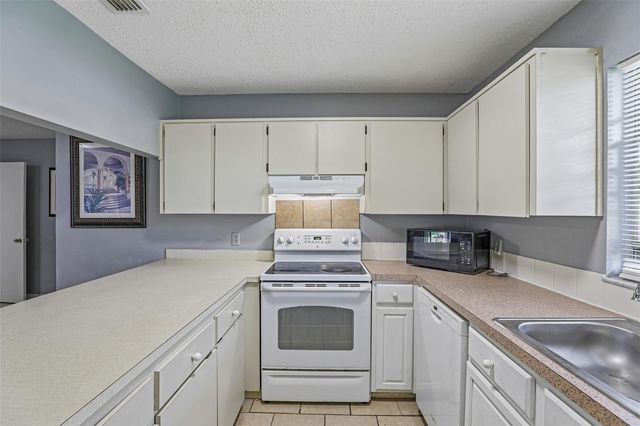 1526 TANGELO CIRCLE, Kissimmee, FL 34746