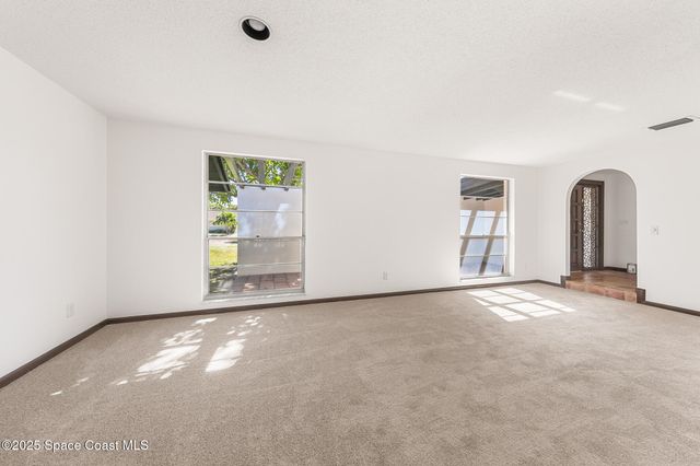 724 Puesta Del Sol Plaza, Indialantic, FL 32903