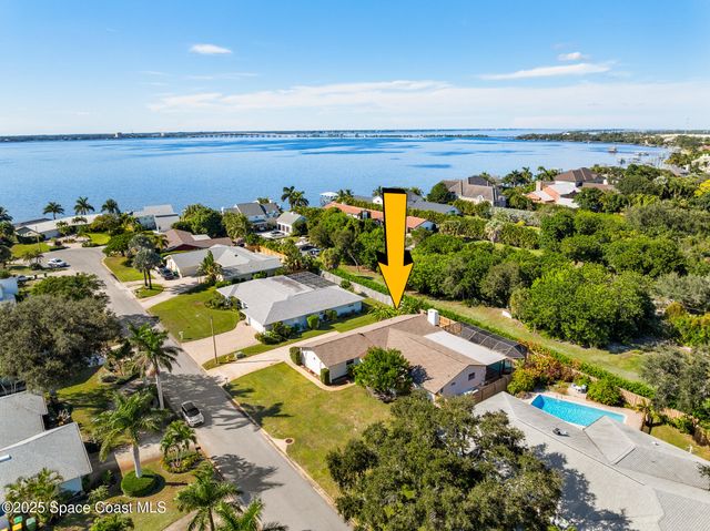 724 Puesta Del Sol Plaza, Indialantic, FL 32903