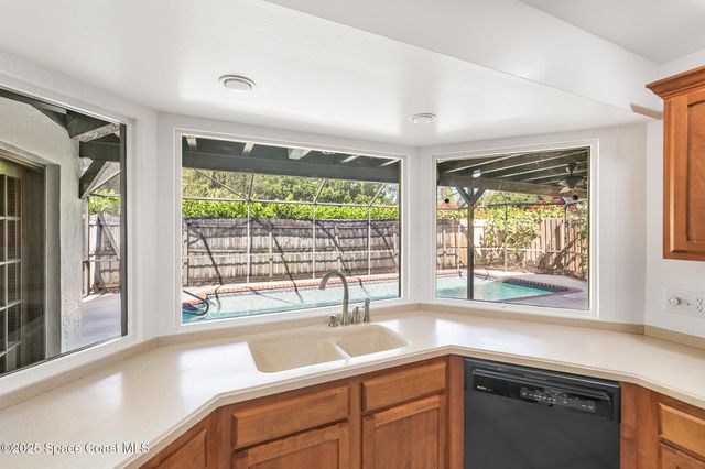 724 Puesta Del Sol Plaza, Indialantic, FL 32903