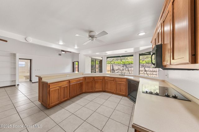 724 Puesta Del Sol Plaza, Indialantic, FL 32903