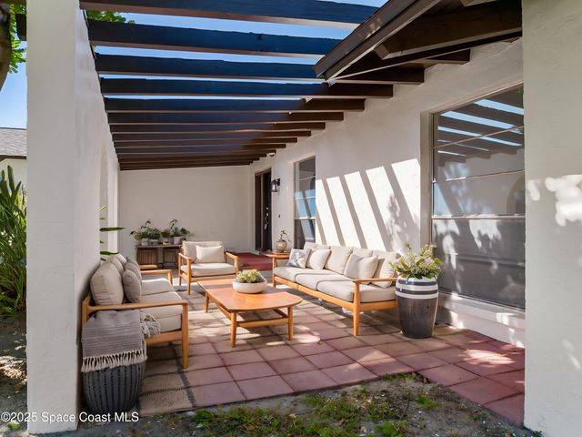 724 Puesta Del Sol Plaza, Indialantic, FL 32903