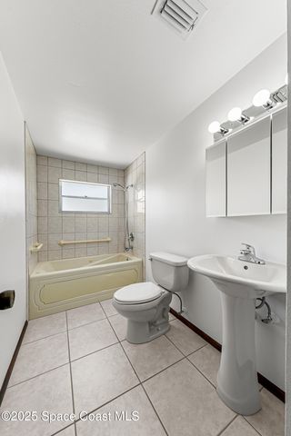 724 Puesta Del Sol Plaza, Indialantic, FL 32903