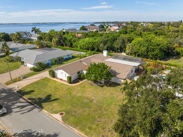 724 Puesta Del Sol Plaza, Indialantic, FL 32903