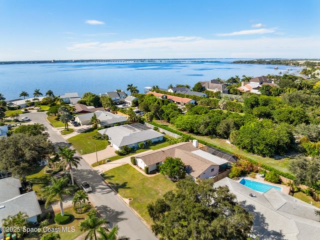 724 Puesta Del Sol Plaza, Indialantic, FL 32903