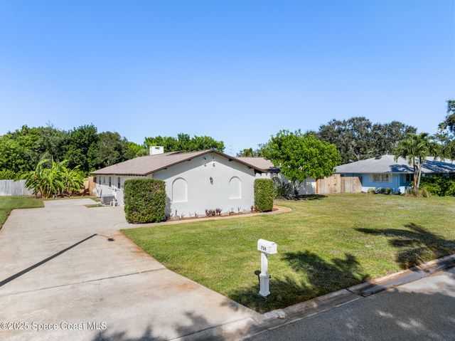 724 Puesta Del Sol Plaza, Indialantic, FL 32903