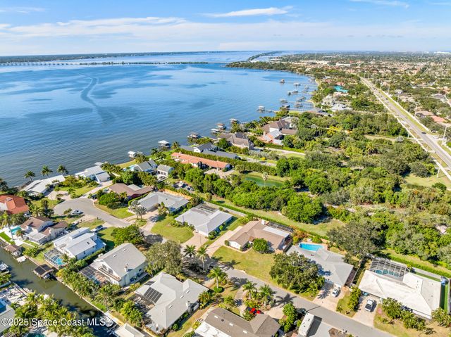 724 Puesta Del Sol Plaza, Indialantic, FL 32903