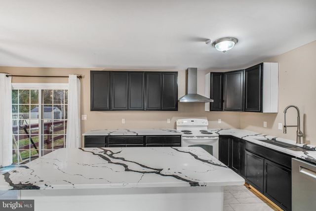 12 TETON DR, Fredericksburg, VA 22408