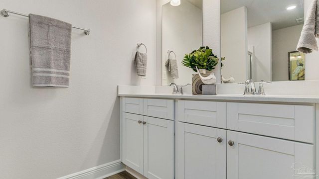 2467 Cliff Hollow Cir, Gulf Breeze, FL 32563