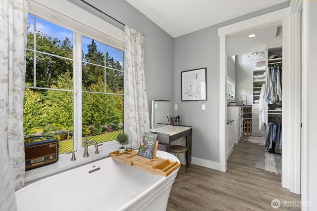 19710 166th Avenue NE, Woodinville, WA 98072