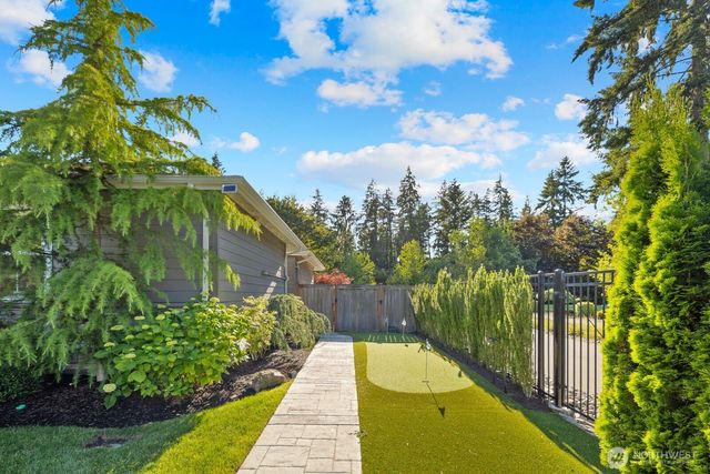 19710 166th Avenue NE, Woodinville, WA 98072